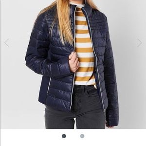 Puffer jacket from buckle